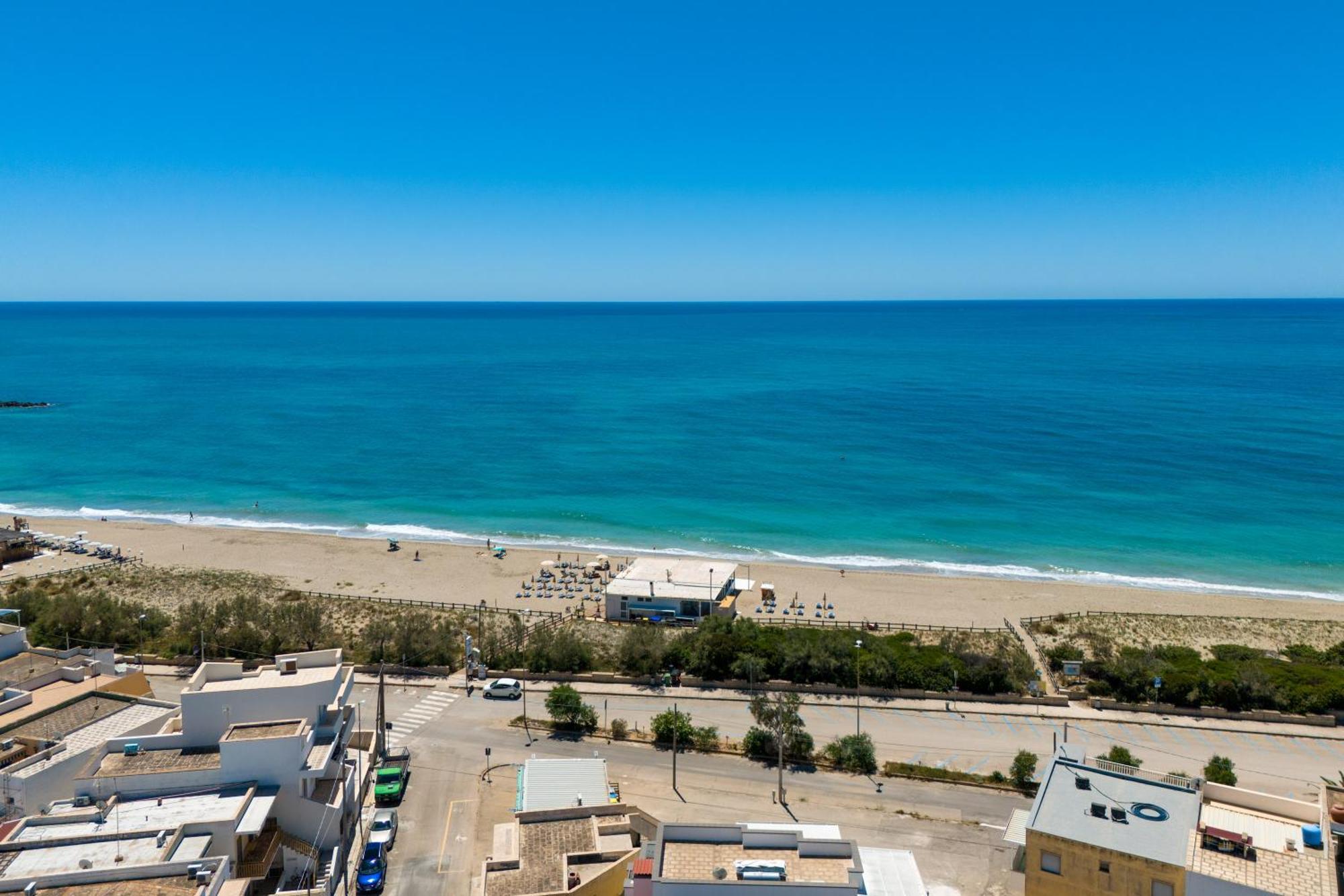 A Pochi Passi Dalla Spiaggia Villa Ugento Exterior photo